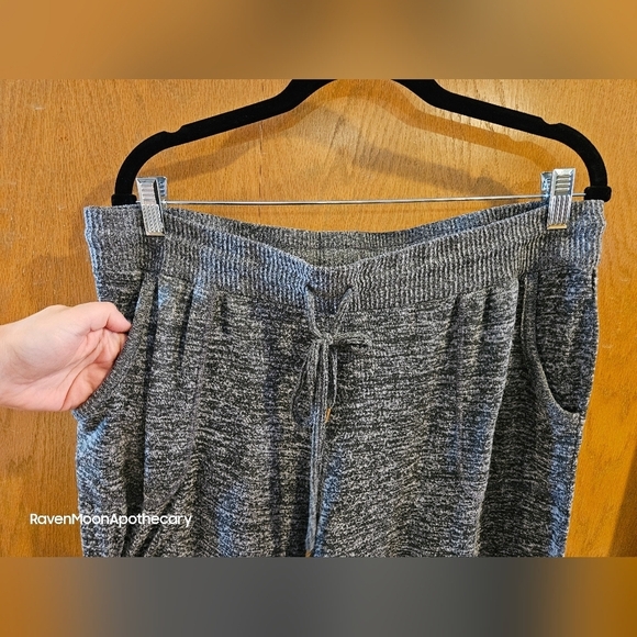 3/15$ Bundle Deal Secret Treasures Pants XL 16-18 - Picture 2 of 8